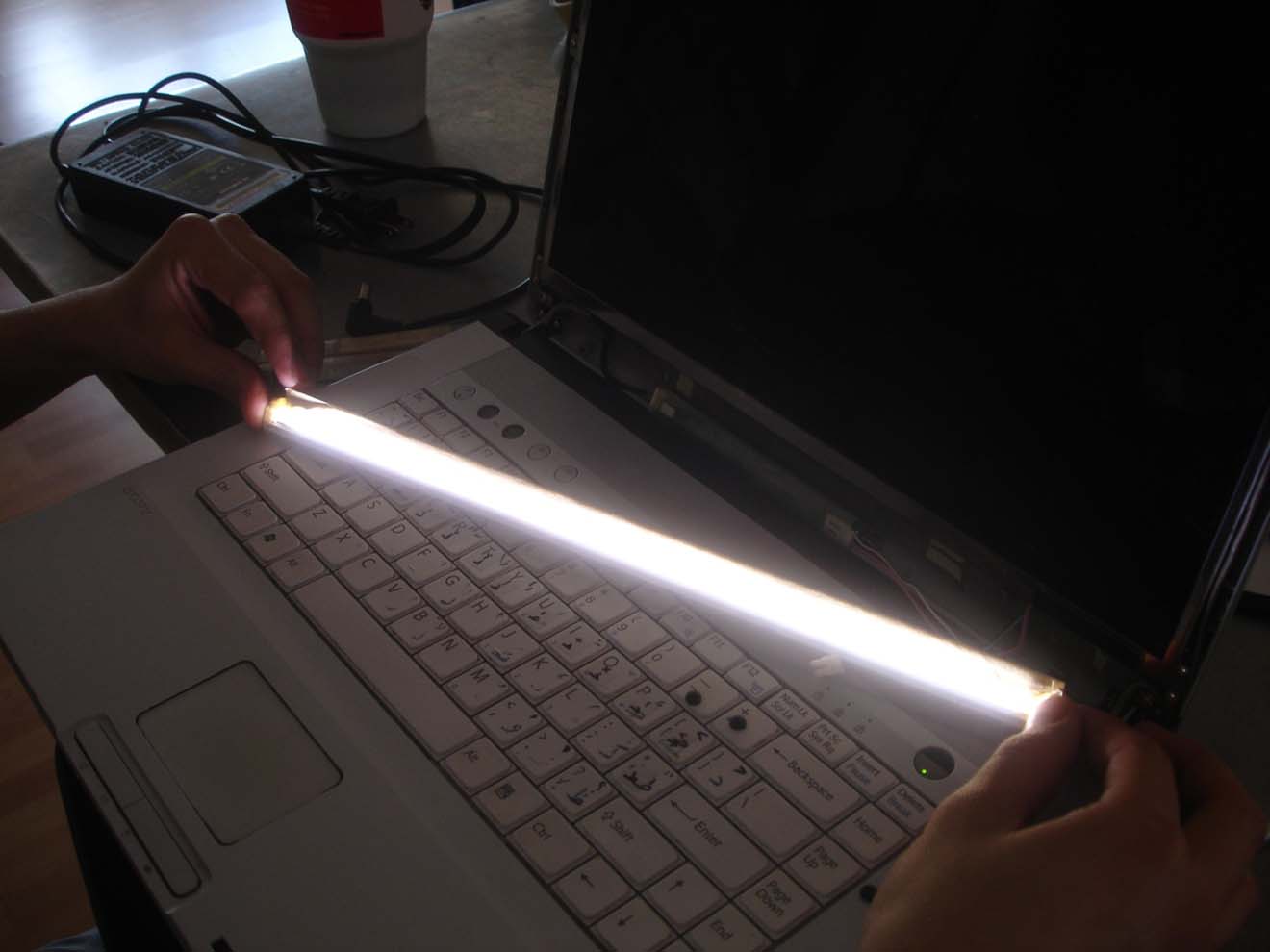Замена и ремонт подсветки экрана ноутбука в Монино
